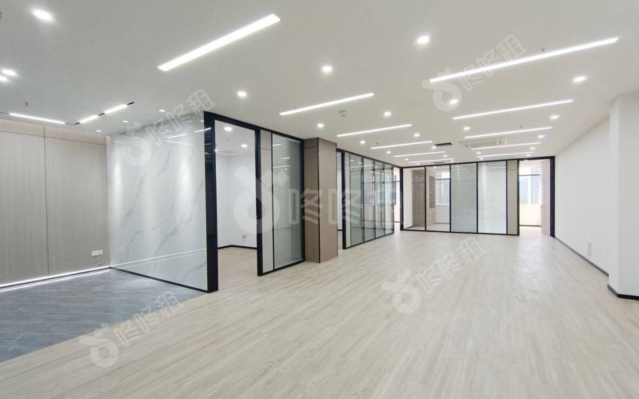 红松大厦_332平_精装_办公室开间