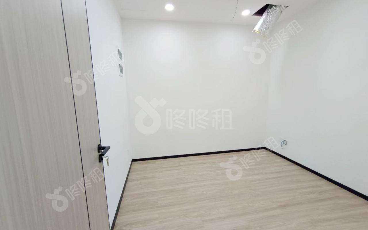 红松大厦_332平_精装_办公室隔间