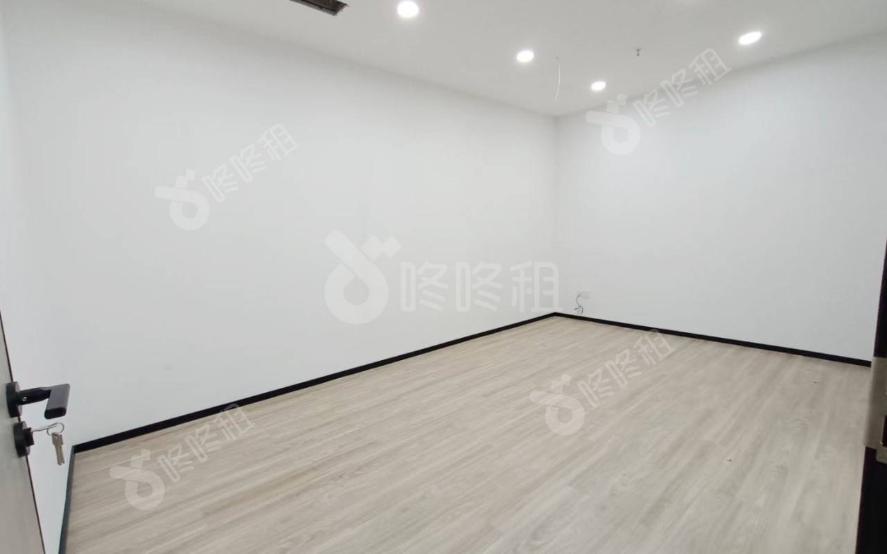 红松大厦_332平_精装_办公室隔间