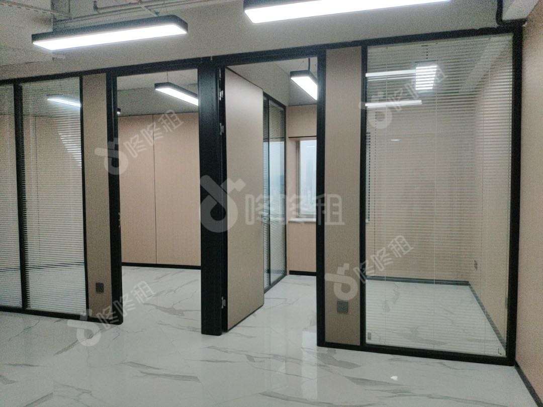 鸿昌广场_79平_精装_办公室开间