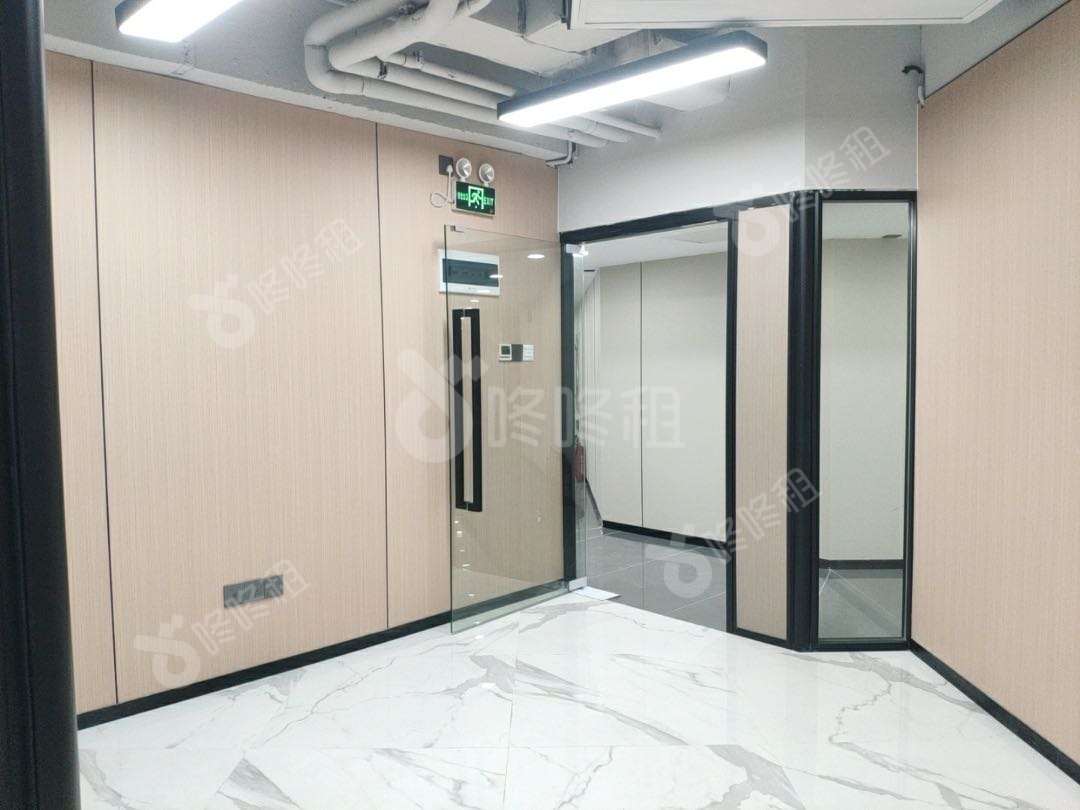 鸿昌广场_79平_精装_前台