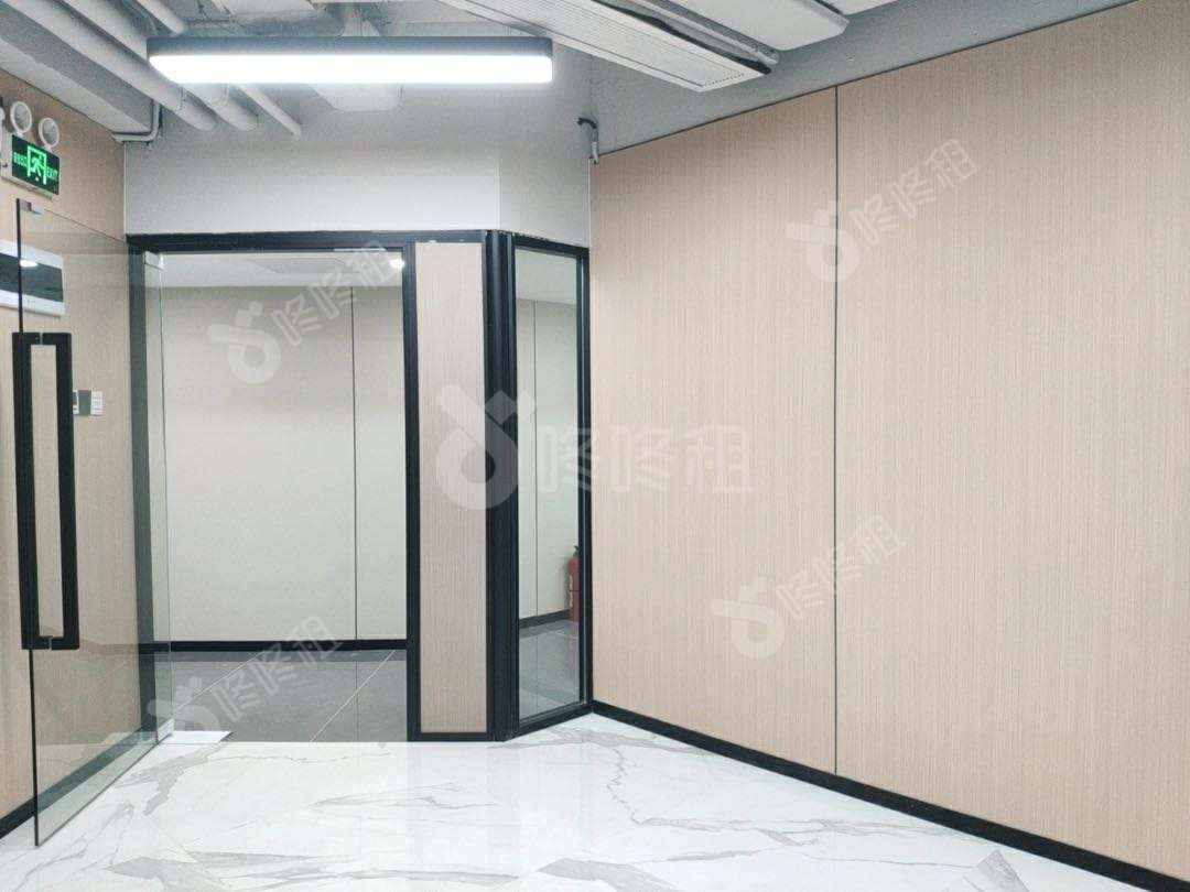 鸿昌广场_79平_精装_前台