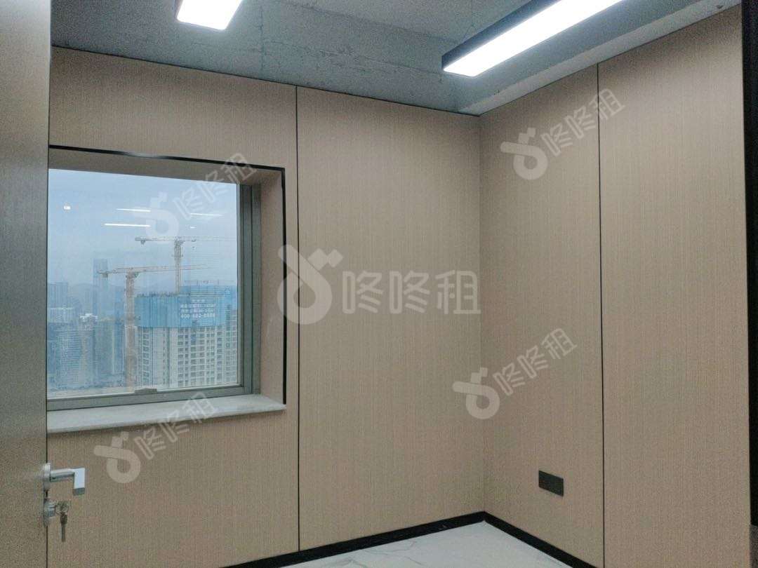 鸿昌广场_79平_精装_办公室隔间