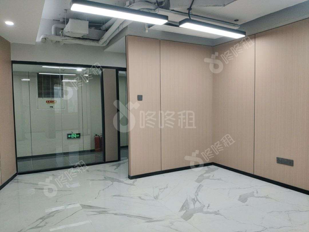 鸿昌广场_113平_精装_办公室开间