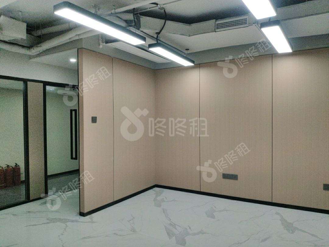 鸿昌广场_113平_精装_办公室开间