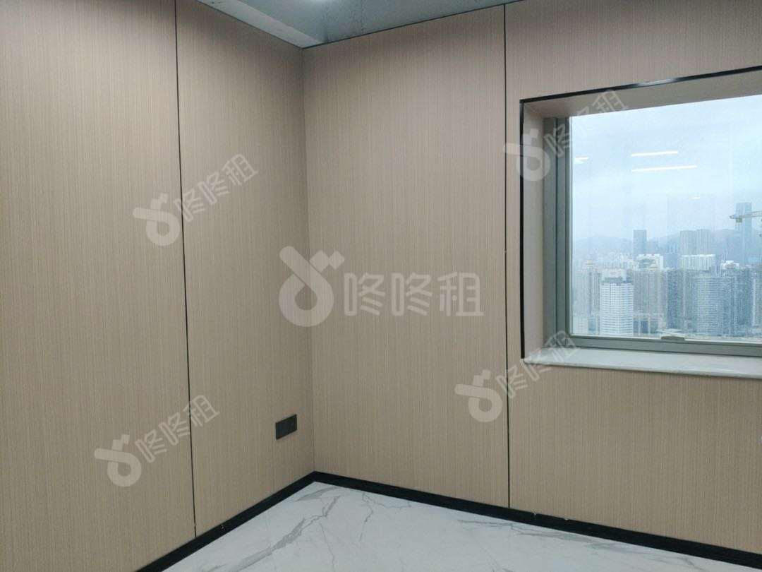 鸿昌广场_79平_精装_办公室隔间