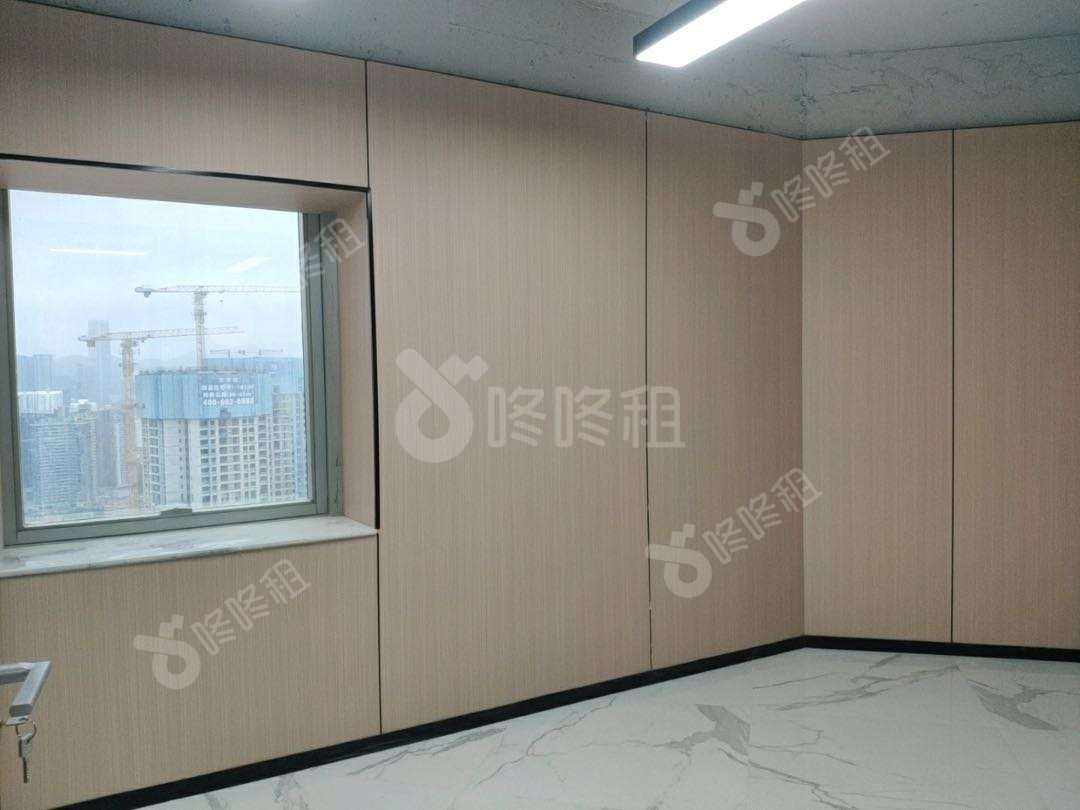 鸿昌广场_79平_精装_办公室隔间