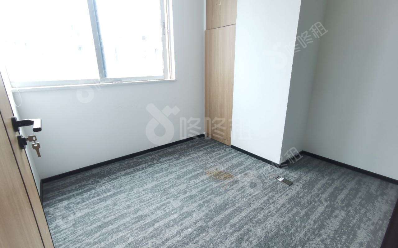 建艺大厦_198平_精装_办公室隔间