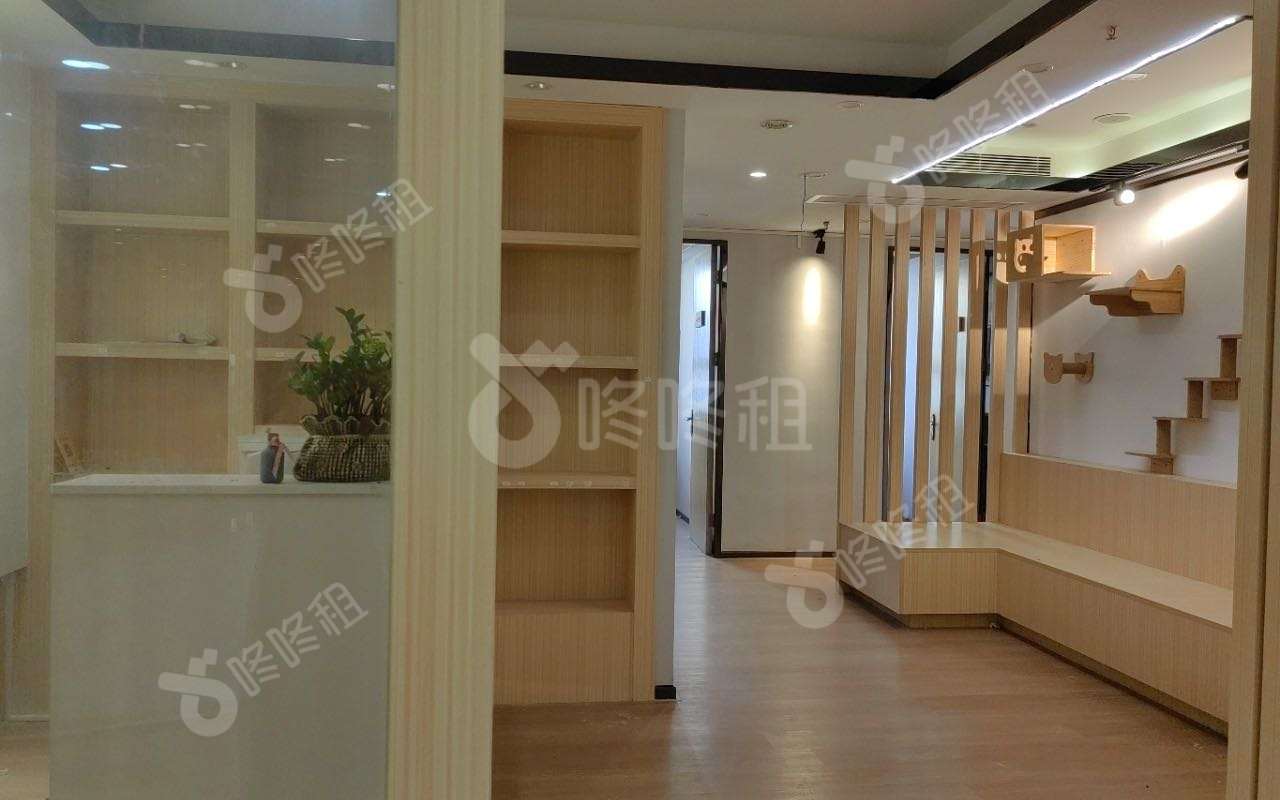 南油第四工业区_275平_精装_办公室开间