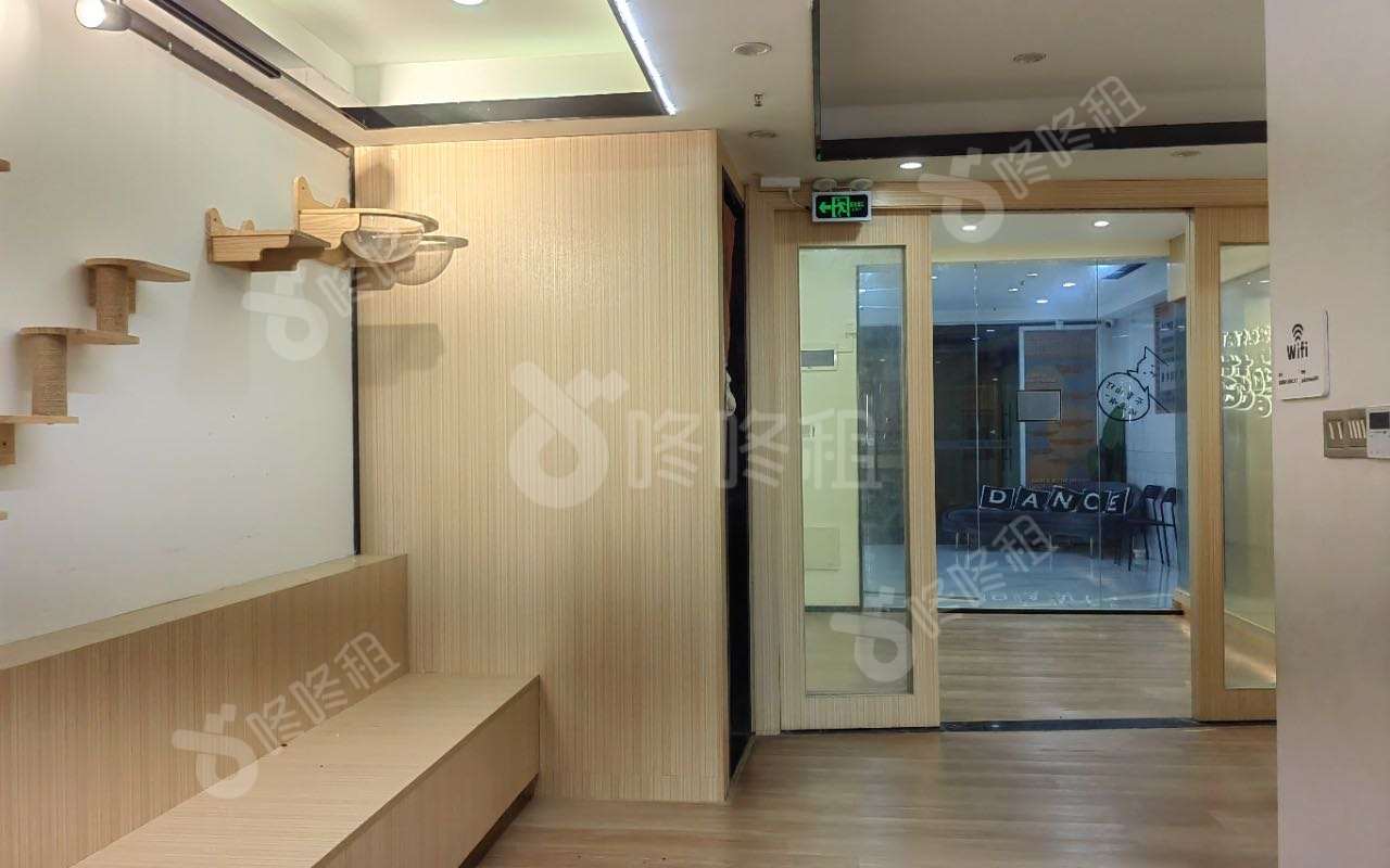 南油第四工业区_275平_精装_办公室开间