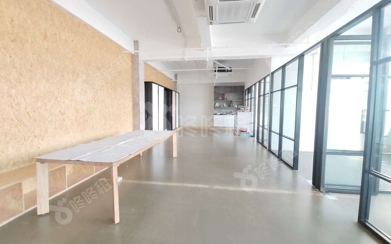 八卦岭工业区_418平_精装_办公室开间