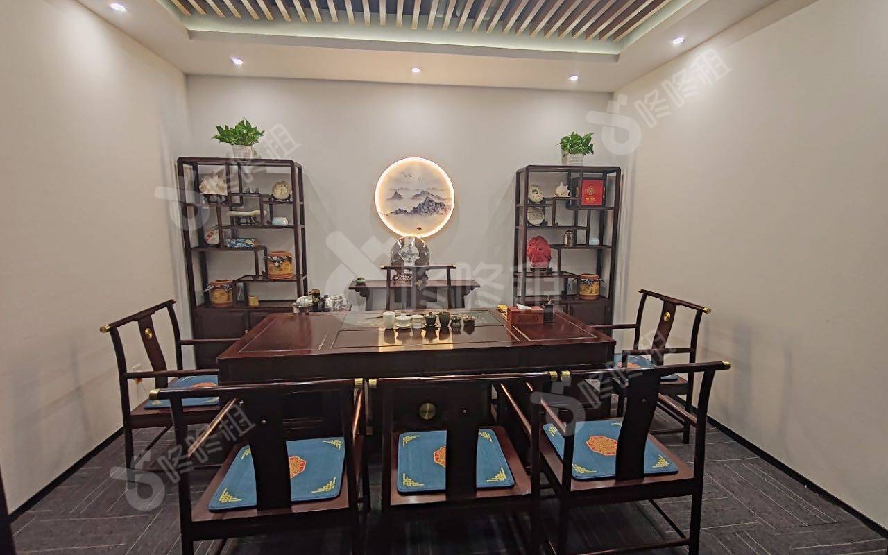 国人通信大厦_588平_精装_办公室隔间