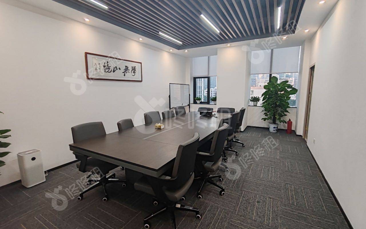 国人通信大厦_588平_精装_办公室隔间