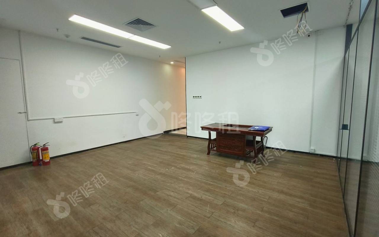 卓越城二期_271平_精装_办公室开间