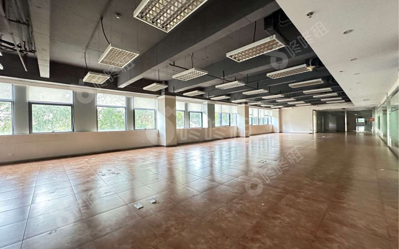 源兴科技大厦_840平_定制装修_办公室开间