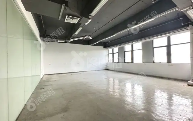 源兴科技大厦_840平_定制装修_办公室房源出租