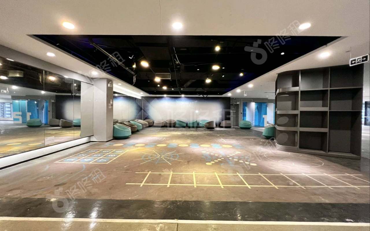 深圳发展中心大厦_6057平_精装_办公室隔间