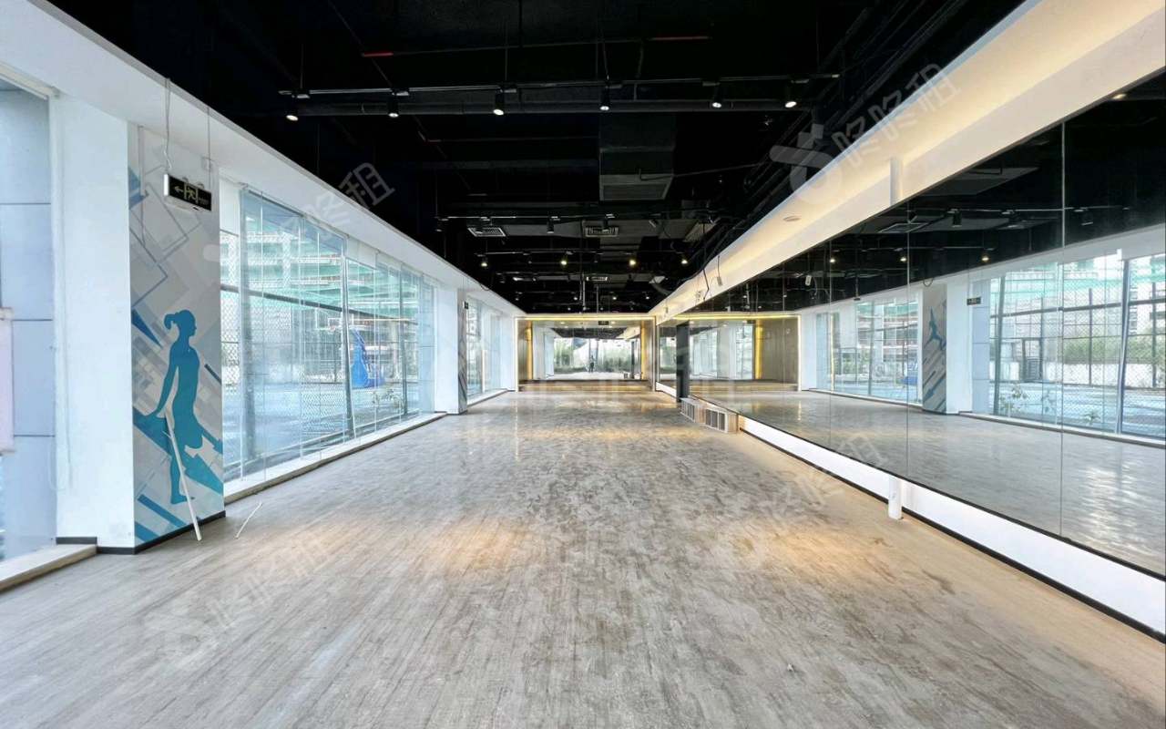 深圳发展中心大厦_6057平_精装_办公室隔间