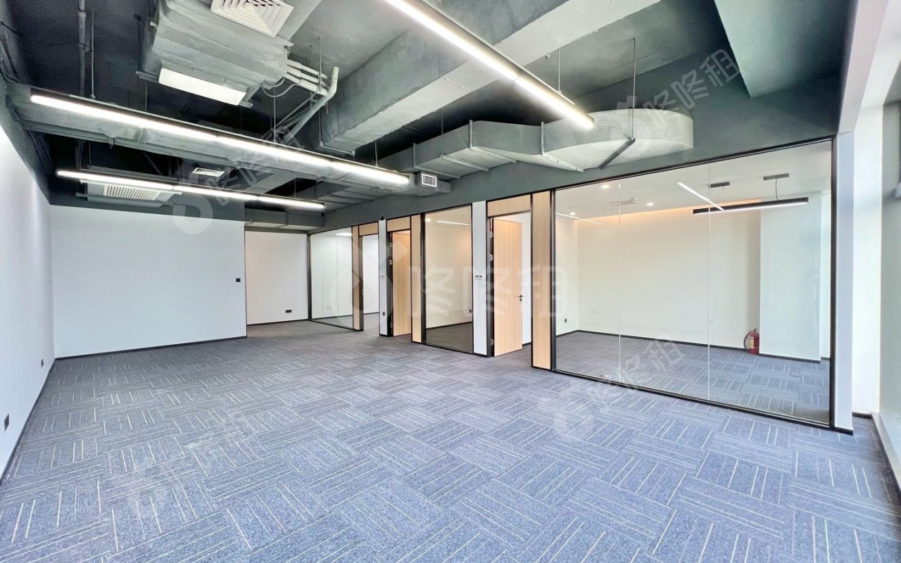 特区建发·乐府广场_175平_精装_办公室开间