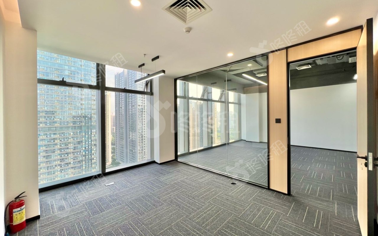 特区建发·乐府广场_175平_精装_办公室隔间