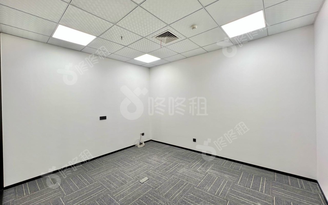 特区建发·乐府广场_175平_精装_办公室隔间