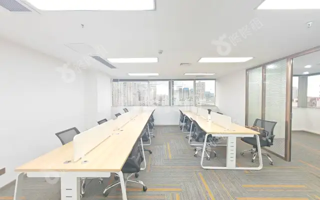 万基商务大厦_178平_精装_办公室房源出租