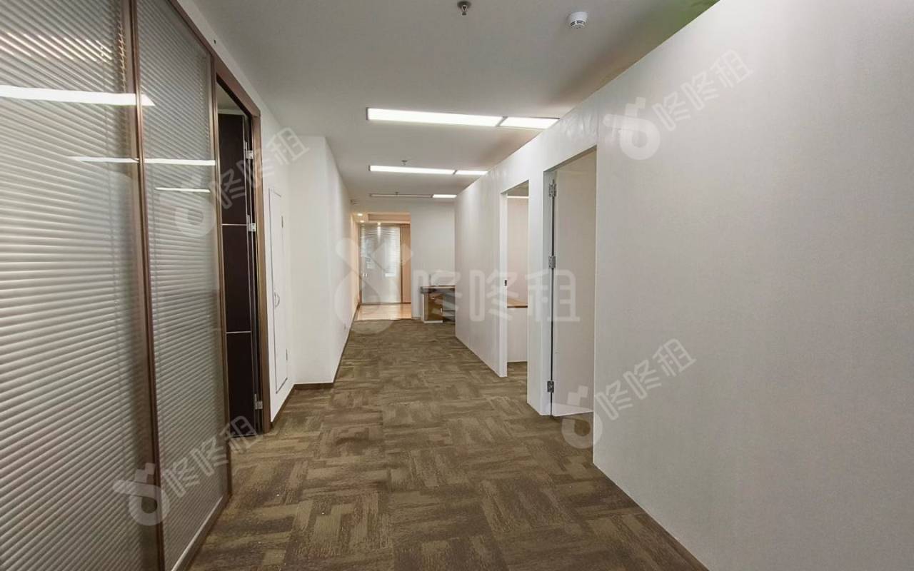 创新科技广场一期_298平_精装_办公室开间