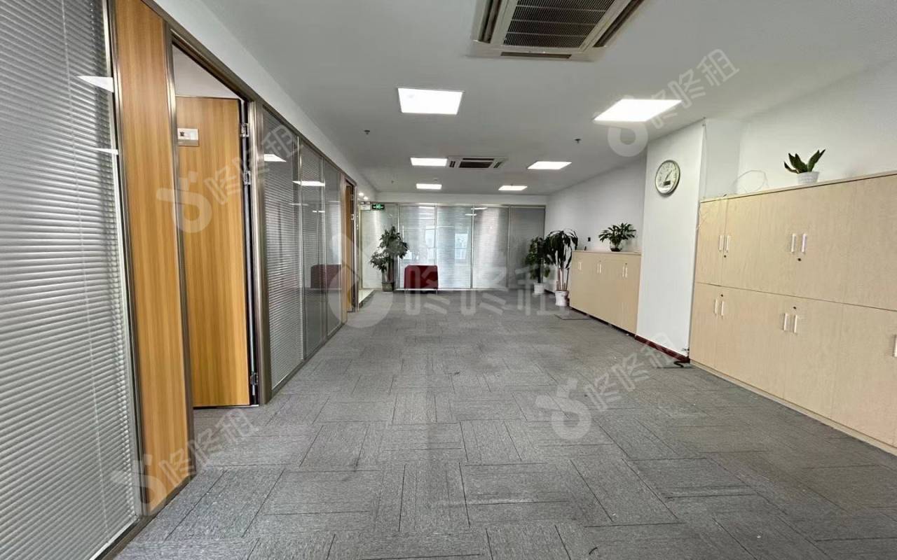 天安数码时代大厦_218平_精装_办公室开间