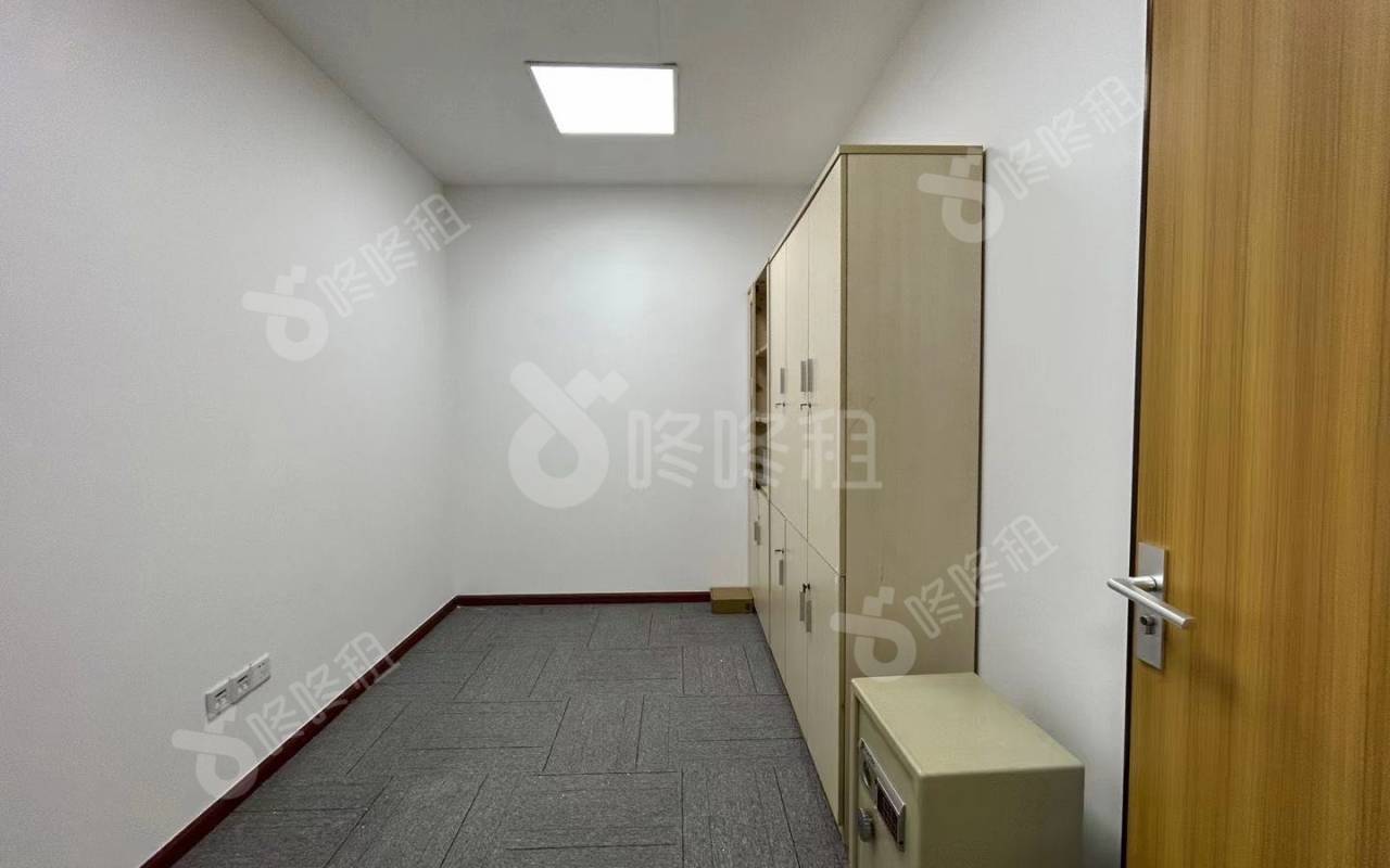 天安数码时代大厦_218平_精装_办公室隔间