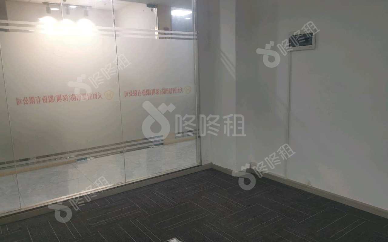 鼎元宏易大厦_116平_精装_办公室隔间