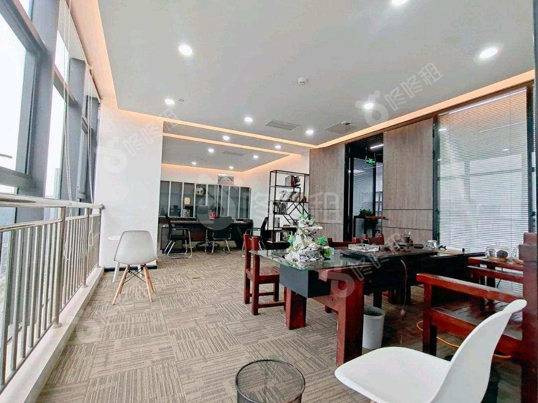 华通智慧园(华通大厦)_870平_精装_办公室隔间