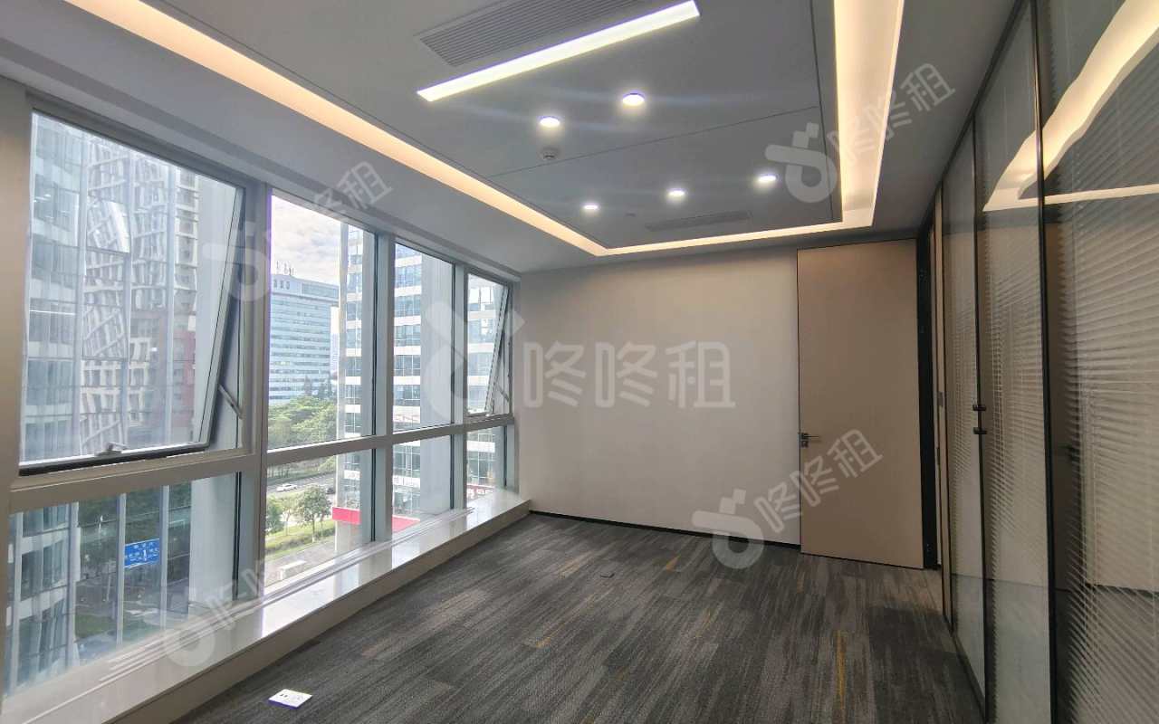 华润置地大厦_118平_精装_办公室隔间