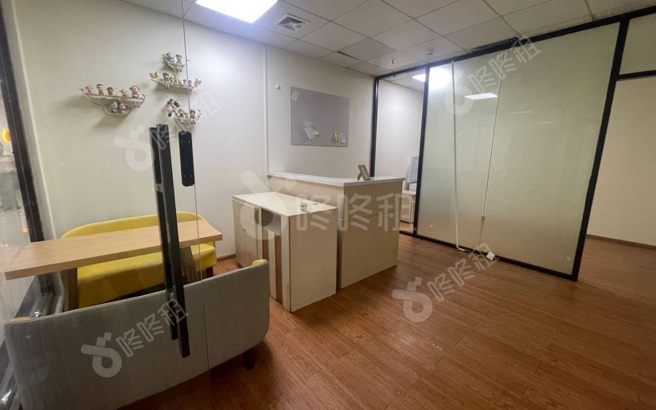 坚达大厦_60平_精装_办公室开间