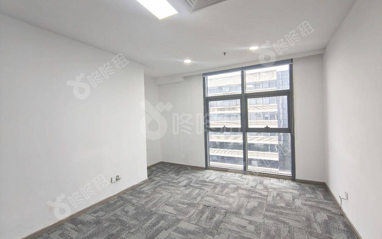 凯达尔集团大厦_390平_精装_办公室隔间