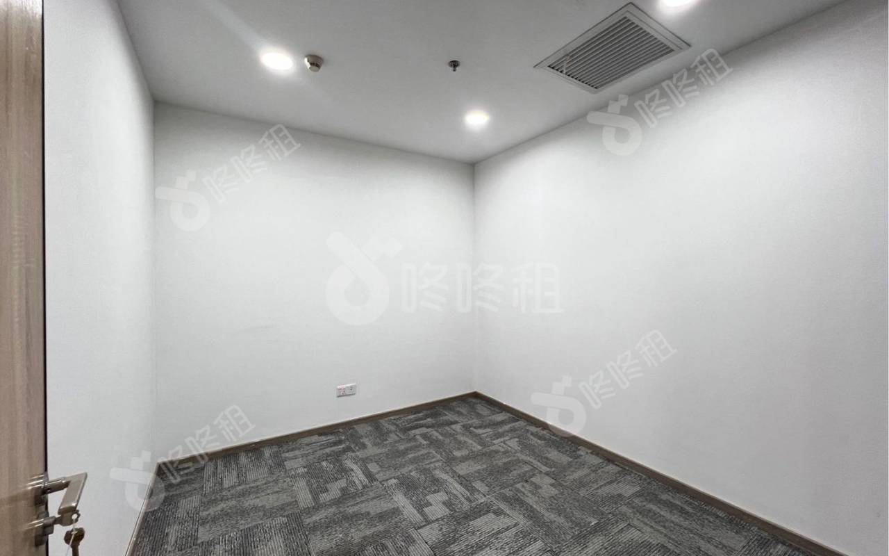 凯达尔集团大厦_340平_精装_办公室隔间