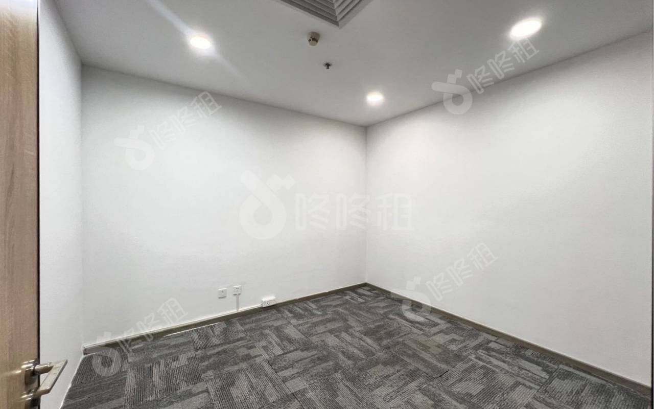 凯达尔集团大厦_340平_精装_办公室隔间