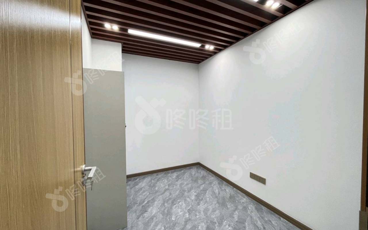 苍松大厦_253平_豪装_办公室隔间