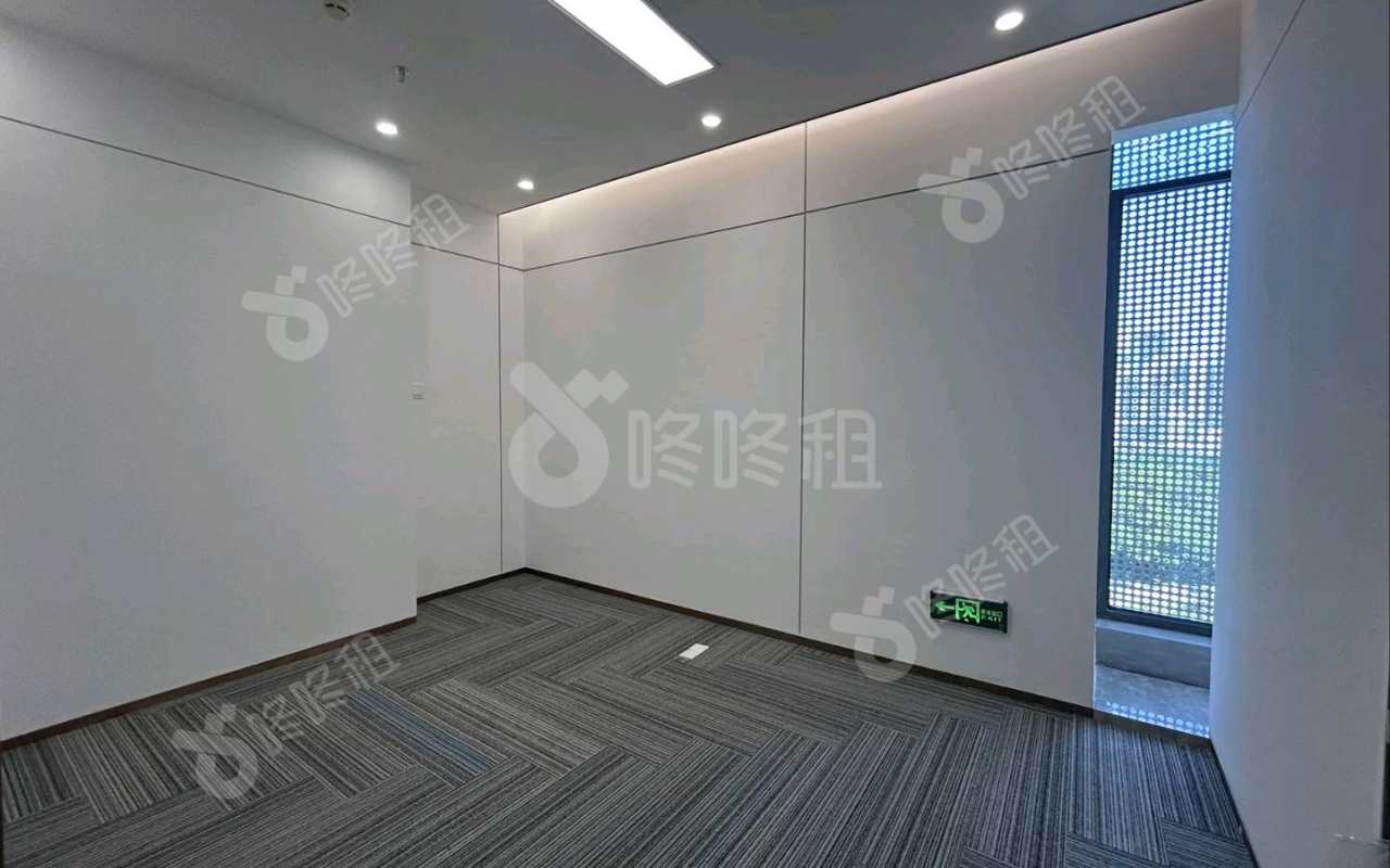 大中华国际金融中心_119.8平_精装_办公室隔间