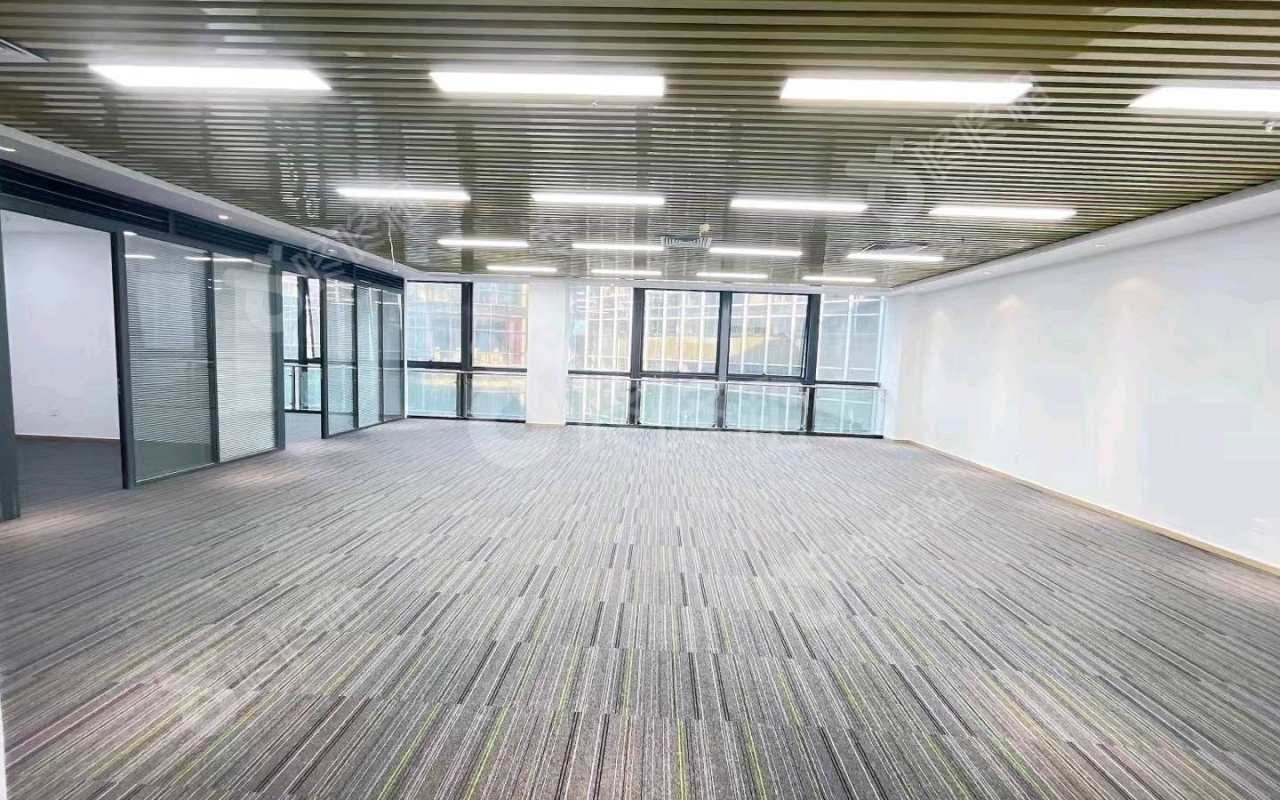 西部硅谷_360平_精装_办公室开间