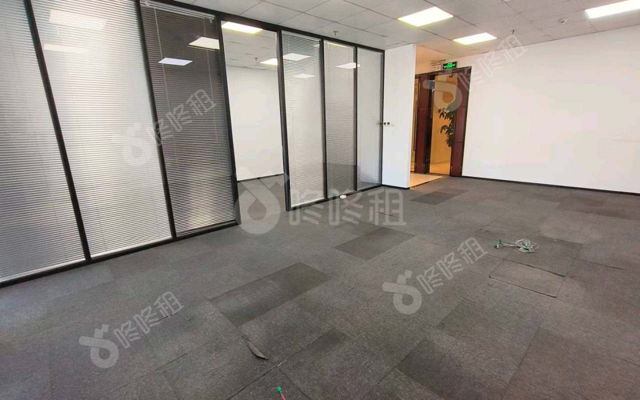 卓越城二期_198平_精装_办公室开间