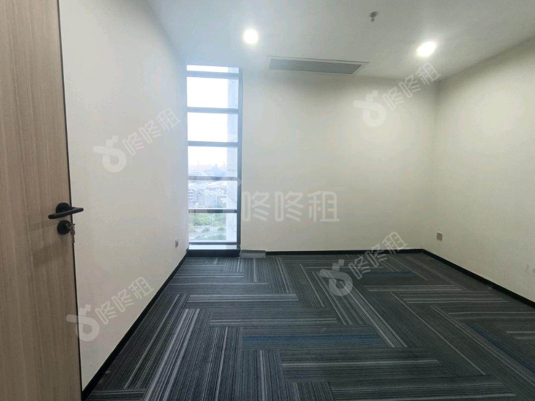 金运世纪大厦_158平_精装_办公室隔间