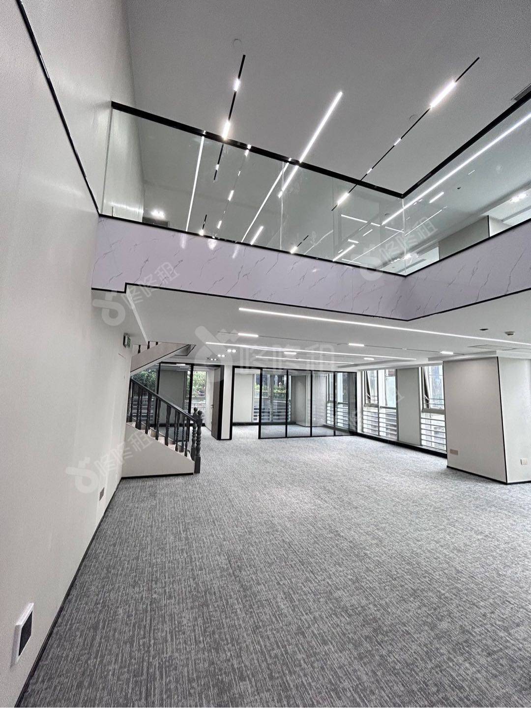 龙光世纪大厦_475平_精装_办公室开间