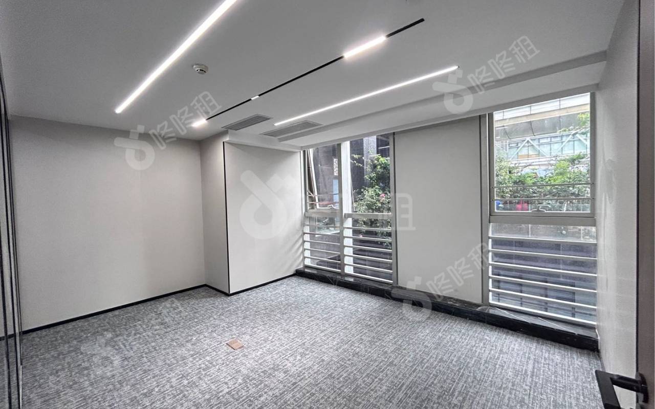 龙光世纪大厦_475平_精装_办公室隔间