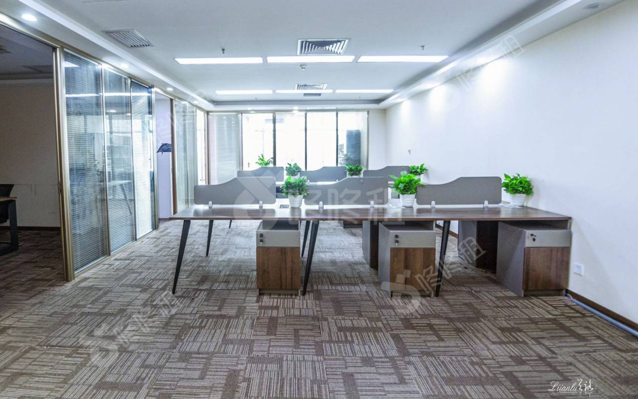 海岸城大厦_228平_精装_办公室开间