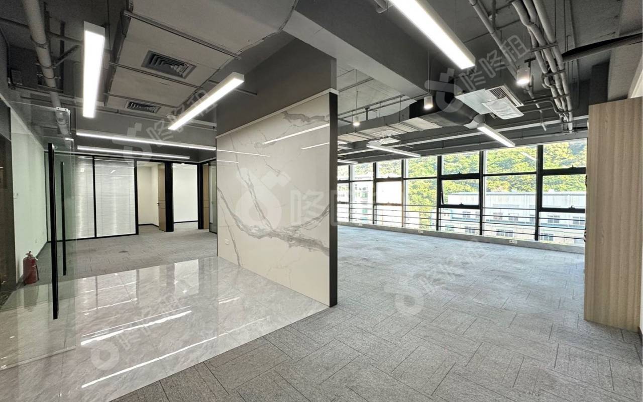 奋成智谷大厦_330平_精装_办公室开间