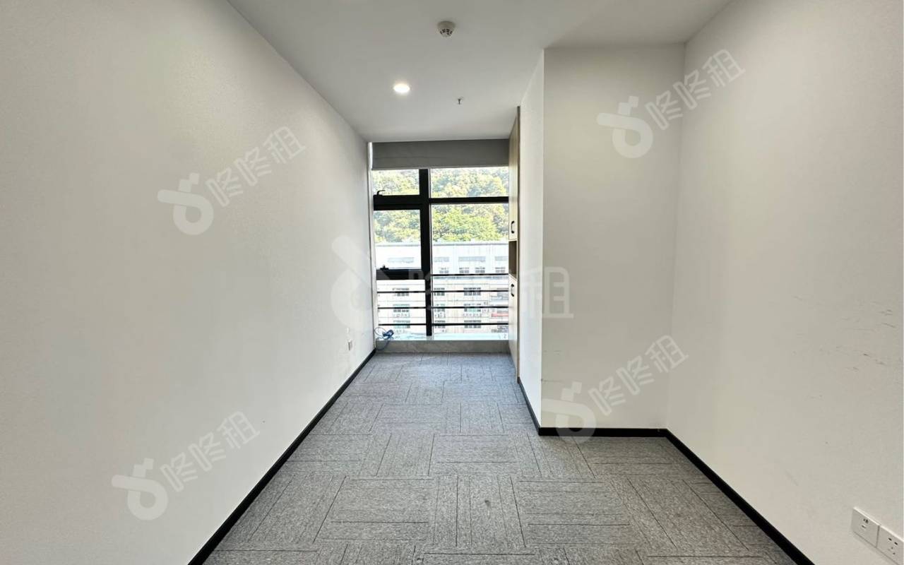 奋成智谷大厦_330平_精装_办公室隔间