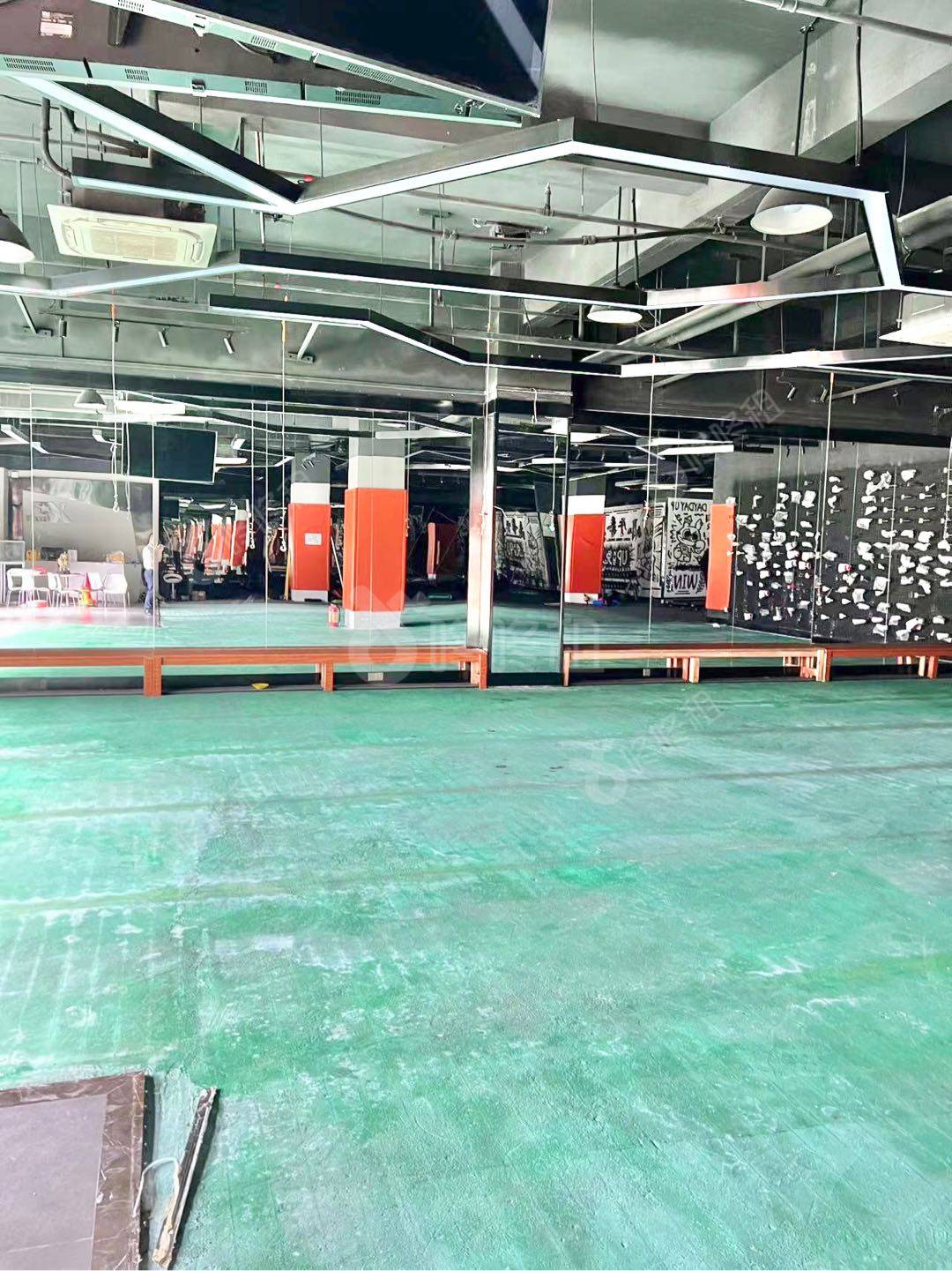 花园城数码大厦_685平_精装_办公室开间