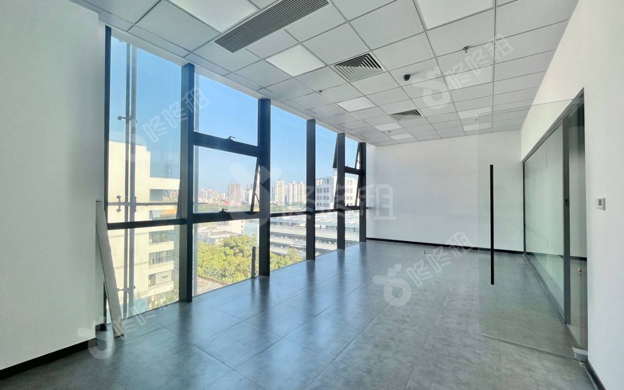 海翔广场_272平_精装_办公室隔间