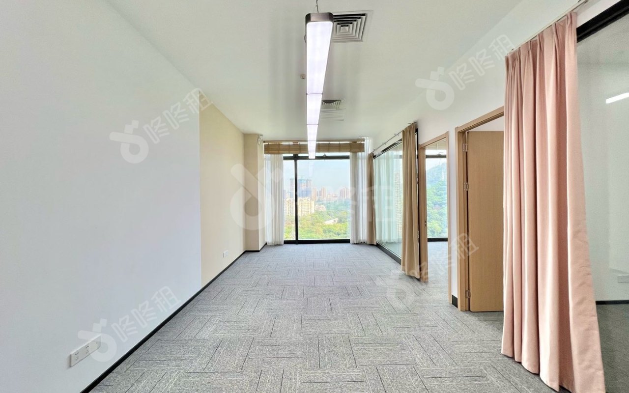 前海诚进大厦_160平_精装_办公室开间