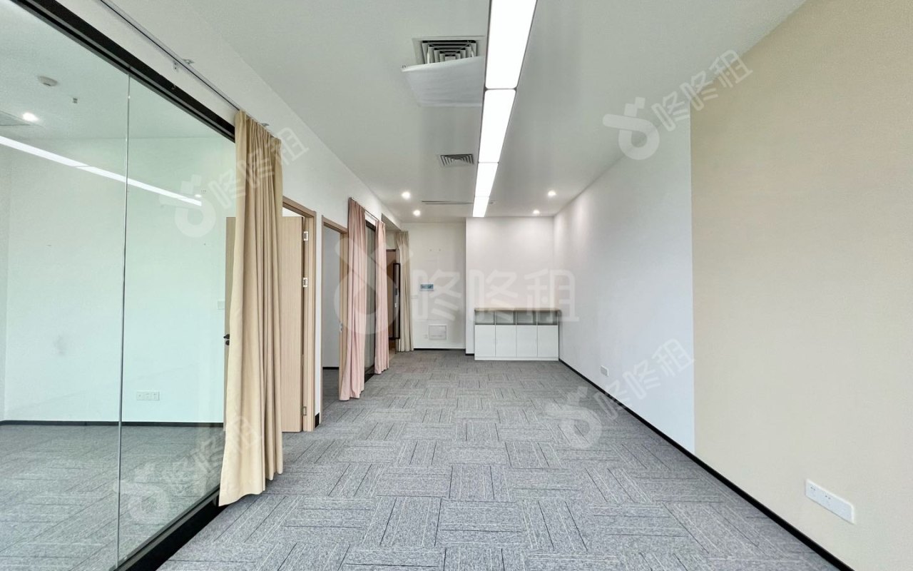 前海诚进大厦_160平_精装_办公室开间